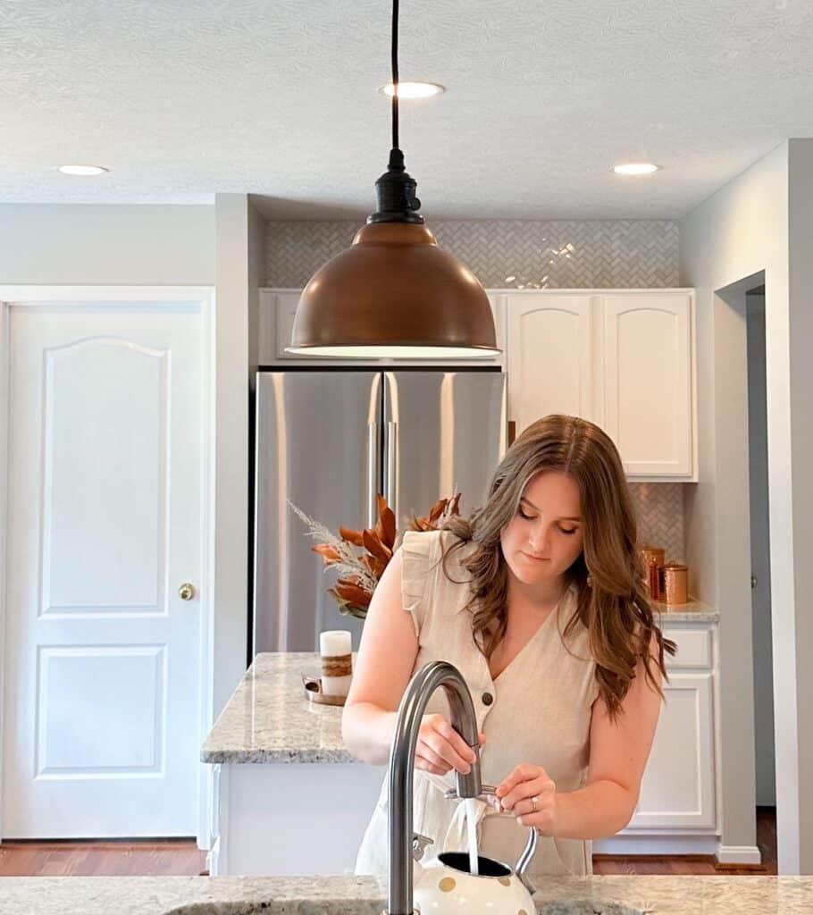 Kitchen Island Lighting: how to get a perfect pendant size, spacing &��  �h�e�i�g�h�t� — Gatheraus