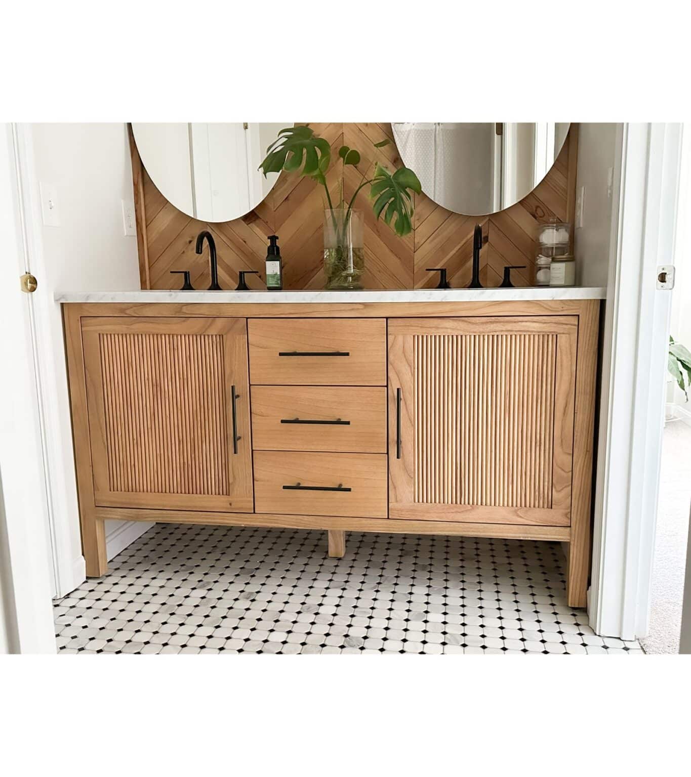 DIY Beautiful Organic Modern Bathroom Reveal | STUNNING Before and ...