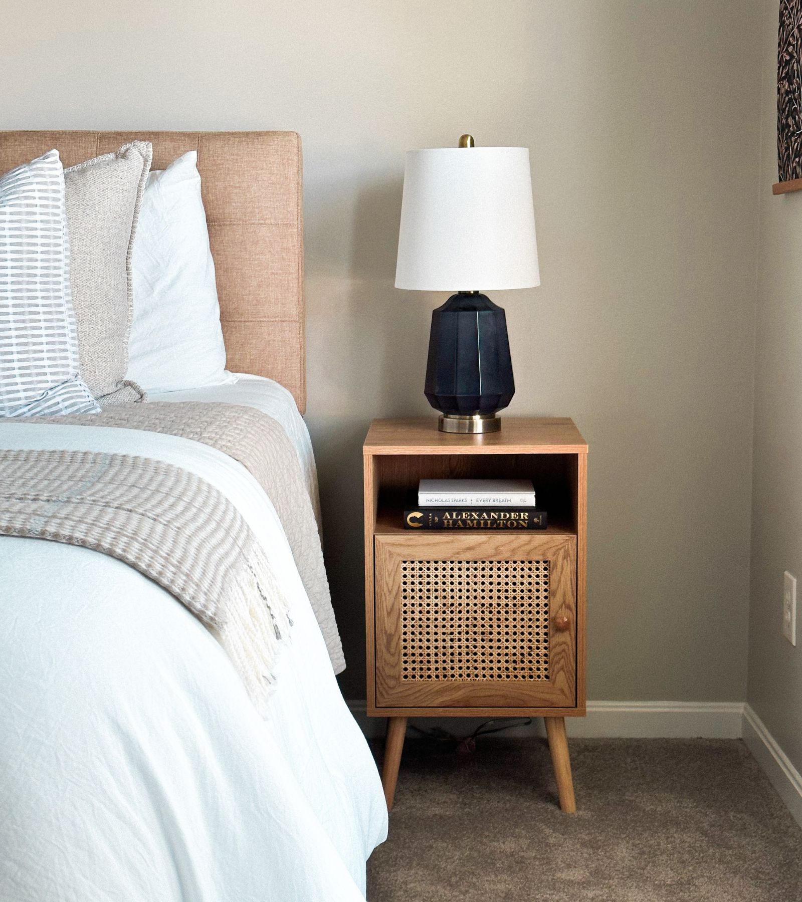 Nightstand Dimensions: How to Choose the Right Size