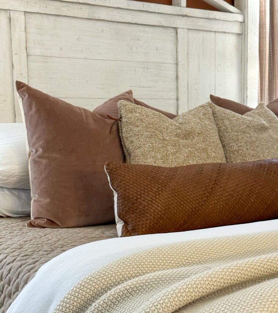 How to style a king bed with pillows