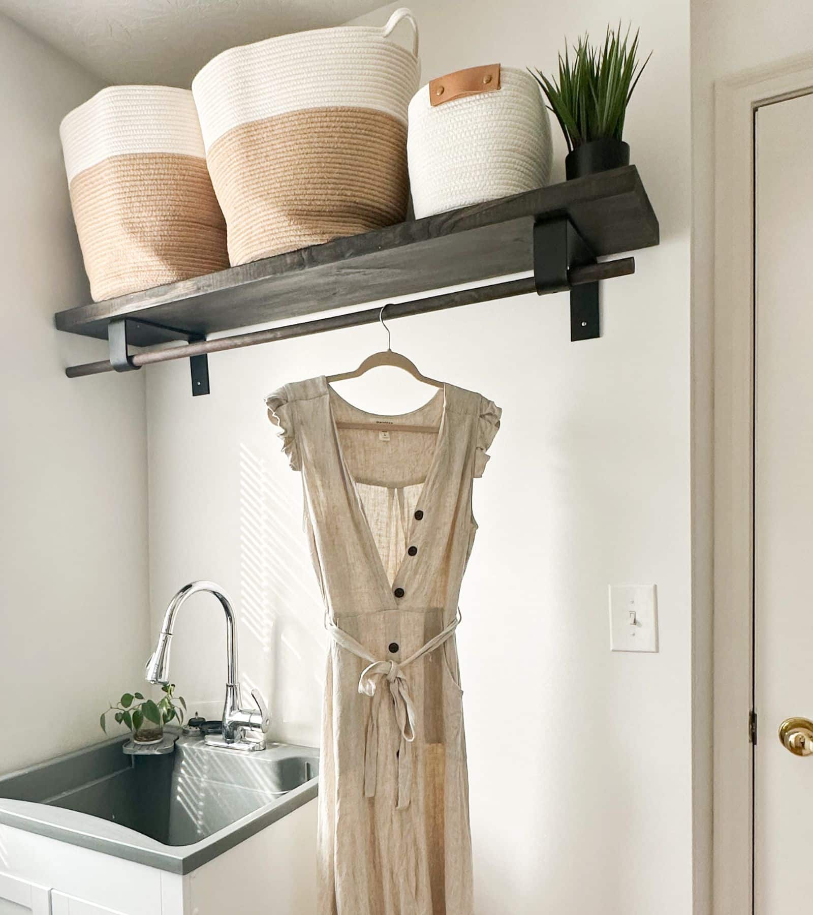 11 Very Small Laundry Room Ideas That Will Actually Make You Want To Do 11-very-small-laundry-room-ideas-that-will-actually-make-you-want-to-do