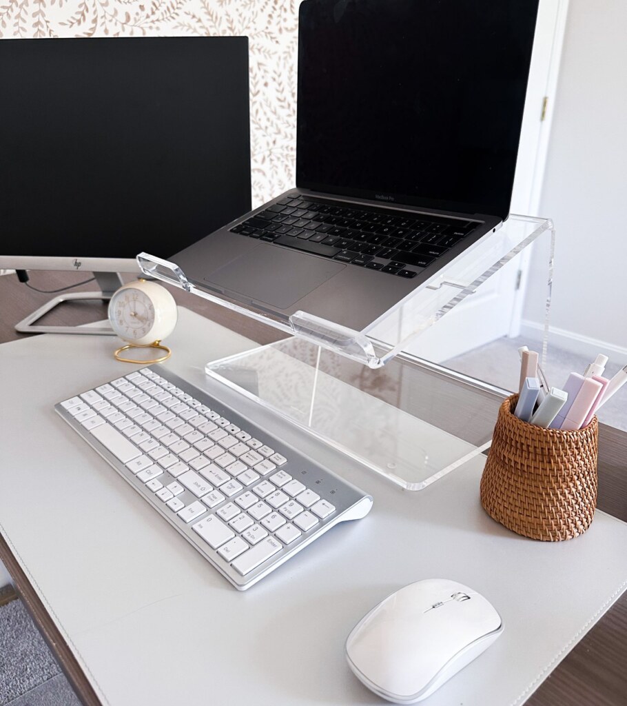 Office desk accessories for women: Top 6 Must-Have Office Desk Accessories  for Women ✓ 