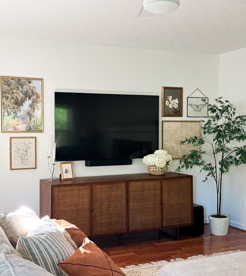 Designing a Gallery Wall with a TV So That It Looks Seamless and ...
