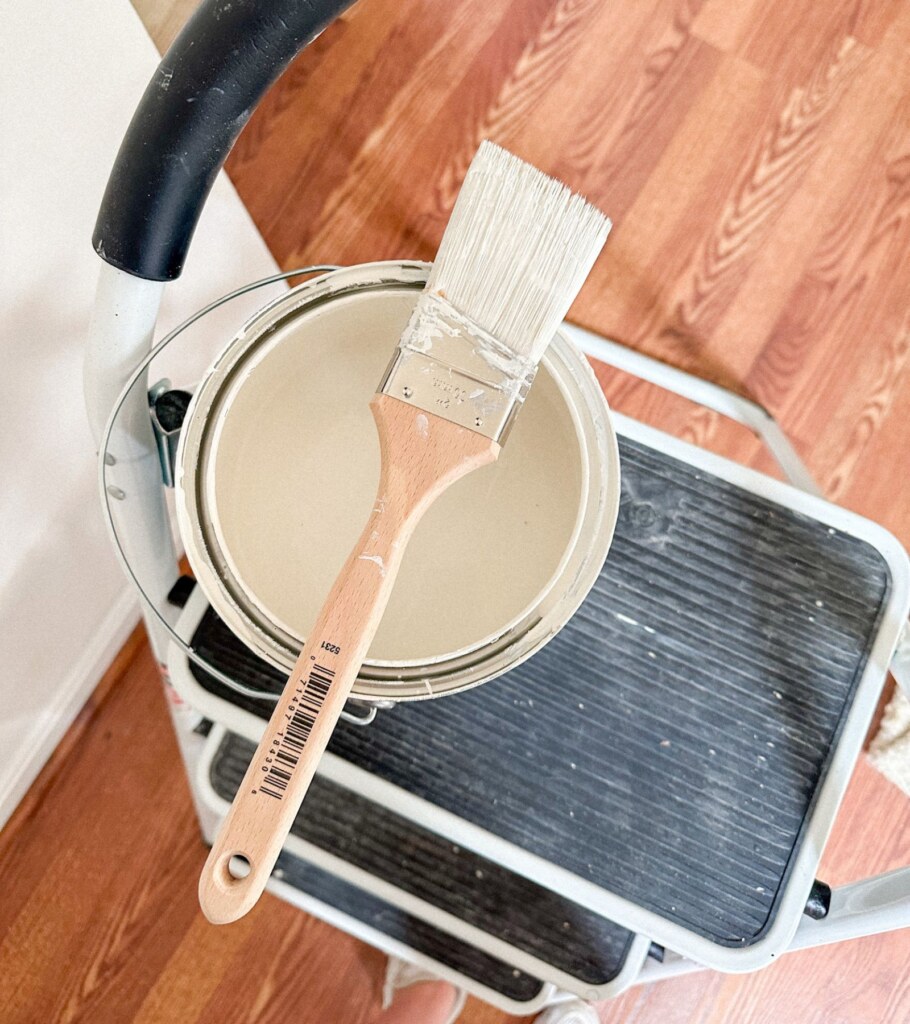 How to remove paint from laminate floor