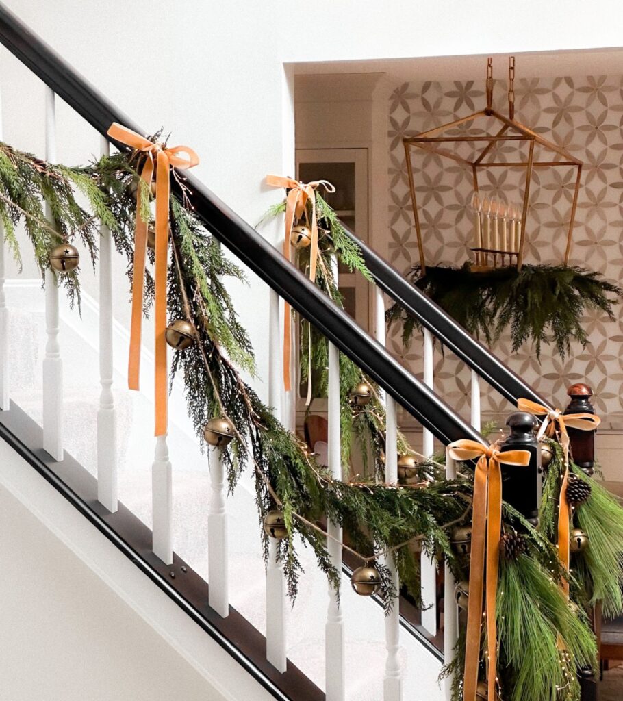 Artificial garland