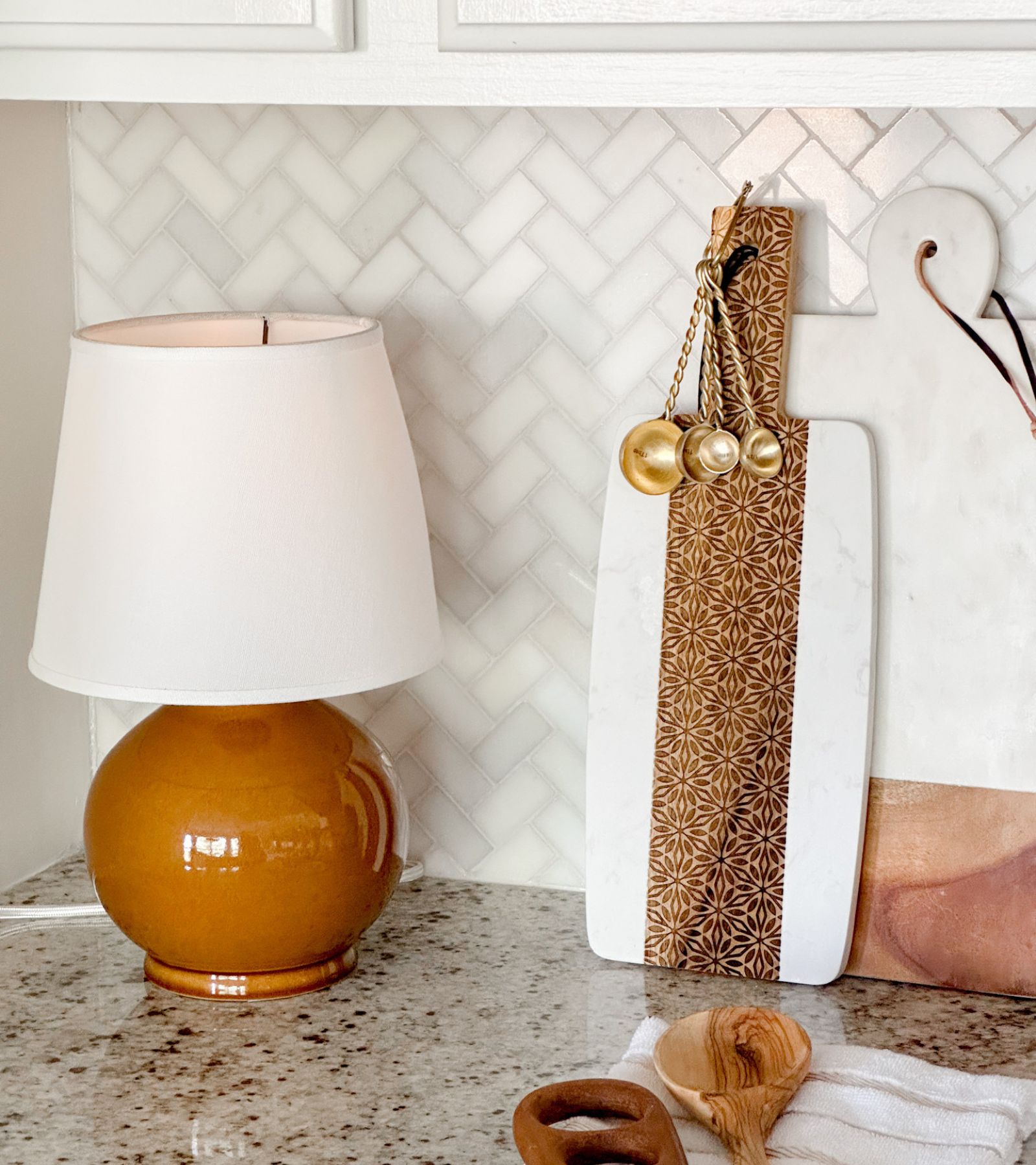 18 Kitchen Counter Lamps That Instantly Cozy Up Your Space - Home By Alley