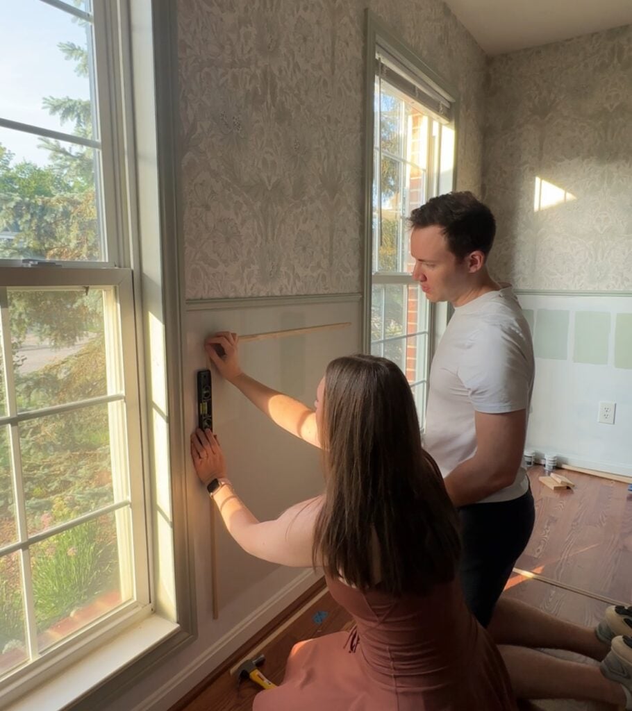 This image has an empty alt attribute; its file name is level-your-box-trim-910x1024.jpg